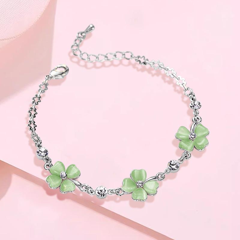 Grüner vierblättriger Klee Anhänger Halskette Magnetverschluss Herzform Faltbares Design Mode Vielseitiger Choker