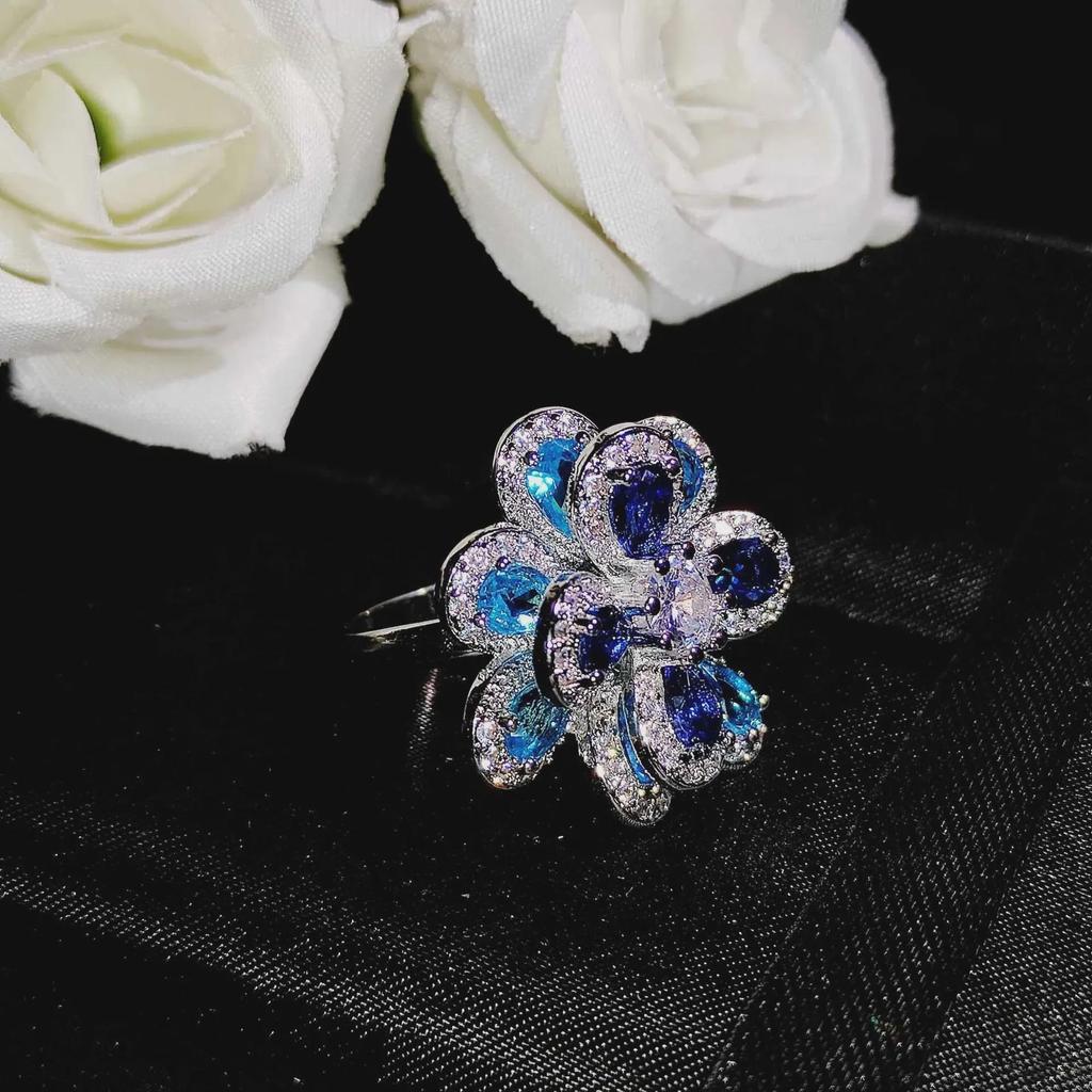 Farbenfrohe Zirkon Blumenohrringe und Kamelien Anhänger Ring Set