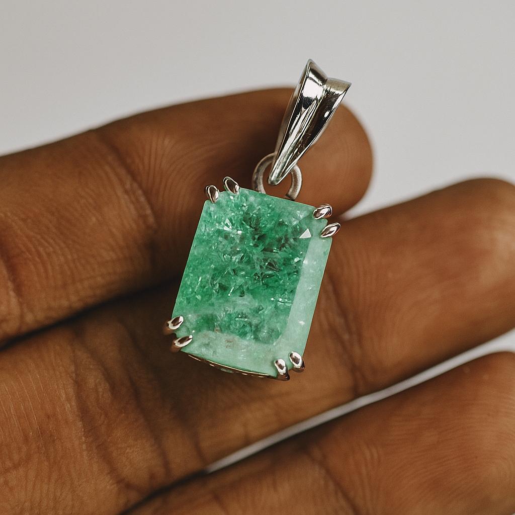 AAA+ Zertifizierter 21 Karat Natürlicher Grüner Smaragd 925 Sterling Silber Smaragd Anhänger