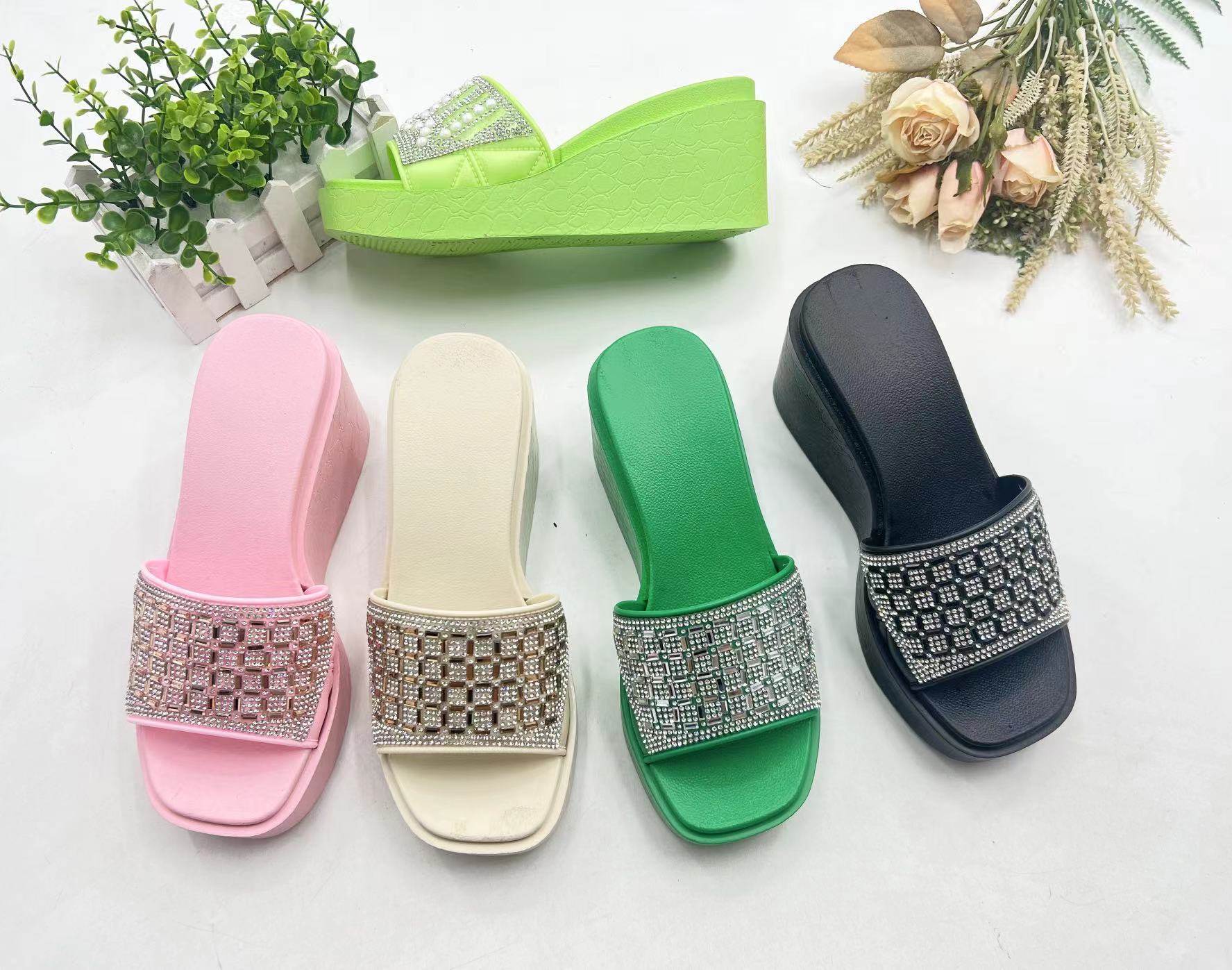 

Тапочки на танкетке, женская летняя новая верхняя одежда, модная пляжная обувь на толстой подошве, корейская версия студенческих тапочек с квадратной головкой 40