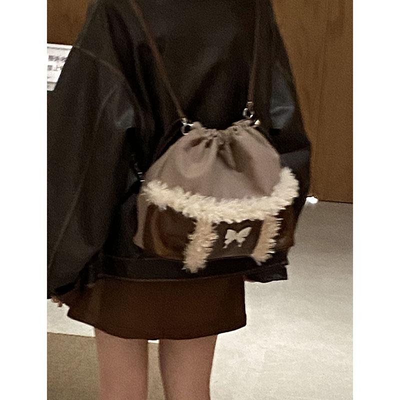 Autumn and Winter Fashion Women's Small Backpack 2025 New Fashion Retro Plush Backpack Casual Bucket Bag