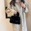 Plush Bag Women'S Pearl Chain Bag Crossbody Bag Fashion Texture Portable Fur Bag