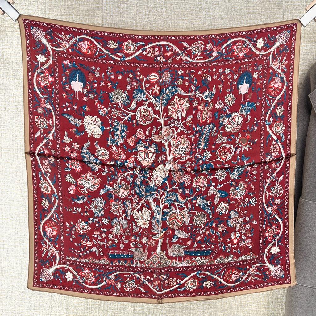 Spring And Summer Silk Chinese Square Scarves Go Out To The Street With Mulberry Silk Silk Scarves With Fresh Green Silk Scarves And Shawls.