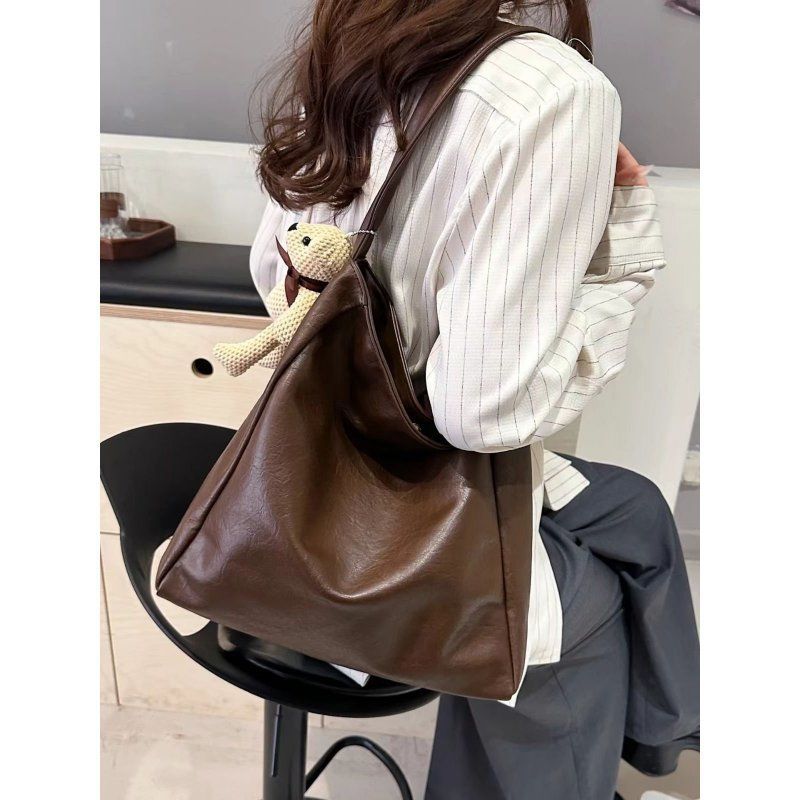 

Maillard ретро сумка-тоут из мягкой кожи с масляной восковой пропиткой женская 2025 новая осенне-зимняя большая вместительная на плечо сумка-хобо для通勤