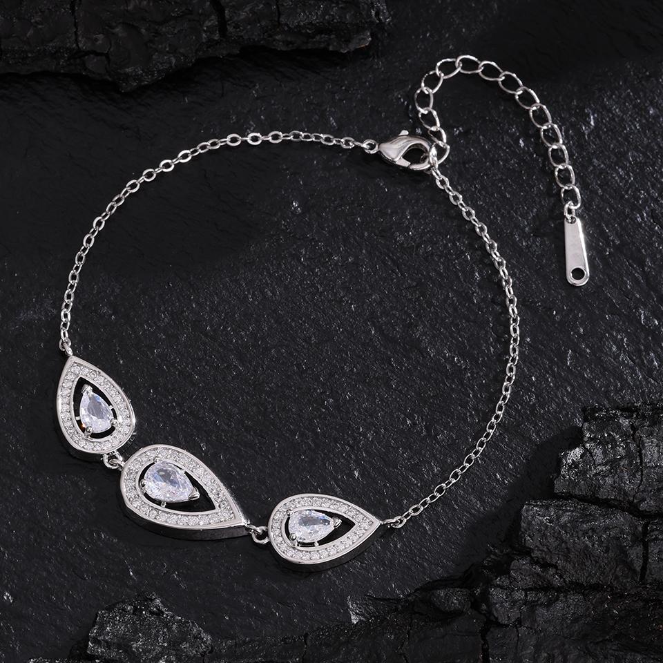 

ZAKOL Luxury Three Pear-shaped Water Drop Shiny Zircon Charm Bracelet for Women Female Exquisite Zircon Gift