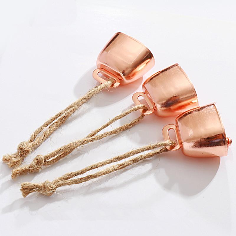 4 szt. Dzwonek w stylu vintage, rustykalny metalowy dzwonek dekoracyjny do zawieszenia z jutowym sznurkiem, dzwonki wietrzne w stylu vintage do powieszenia na ścianie, dekoracja domu