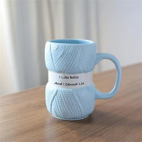 425ml Realistische Garn-Detailierung Tasse Keramik Kaffee Tee Tasse mit Häkelnadel-Griff Löchern Lichtbeständiger Druck Kaffeetasse Perfektes Häkelgeschenk