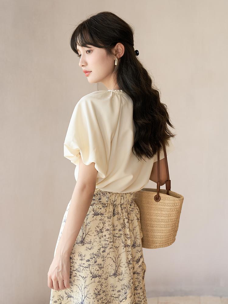MISHOW New Shirt for Women 2024 New French Elegant Solid Folds V-neck Short Puff Sleeve Female Blouse MXC38X0043