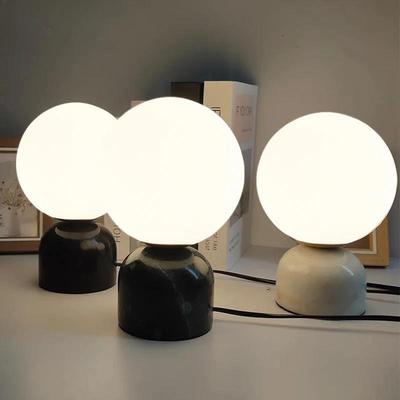 Nordycka sypialnia Szklana kula Lampa stołowa Luksusowa marmurowa dekoracja nocna Mała lampa stołowa Nowoczesny salon Lampa biurkowa do czytania