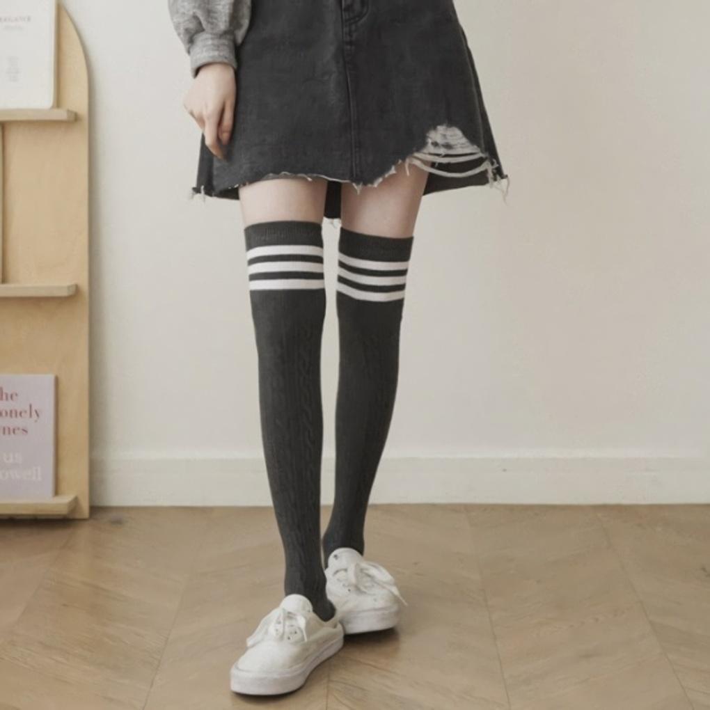 

Winter Boymi Twisted Knee Socks (10ea) Navy