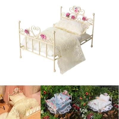 Bebek ve Peluş Oyuncaklar – Oyuncak bebek evleri ve aksesuarları