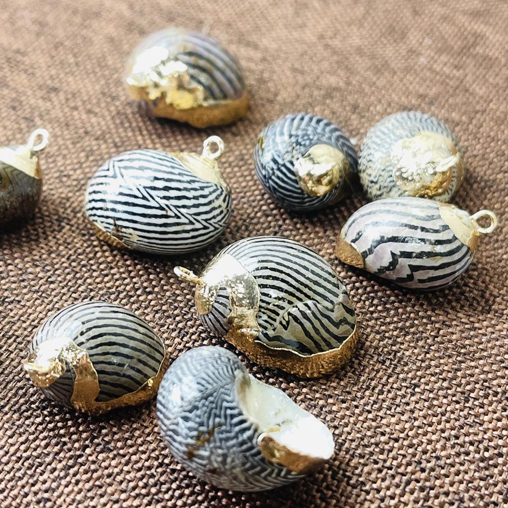 10Pcs, Summer Boho Style Natural Shell Striped Conch Zinc Alloy Golden Edge Pendant Charms for DIY Necklace Accessories, Creative Jewelry Making