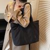 2025 new leisure commuting large-capacity commuting shoulder tote bag fashionable versatile solid color simple handbag