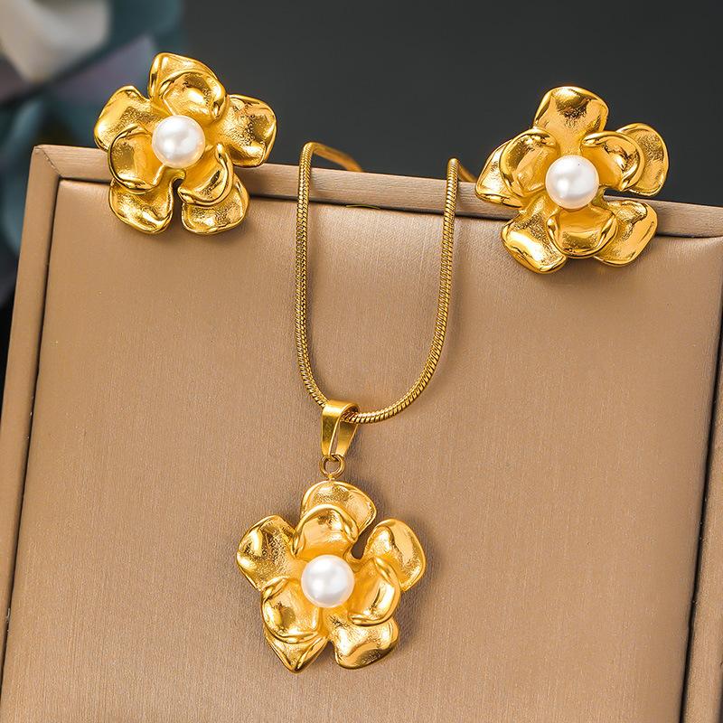 Fashion Vintage Pearl Flower Geometric Irregular Necklace Earring Set Personality Jewelry