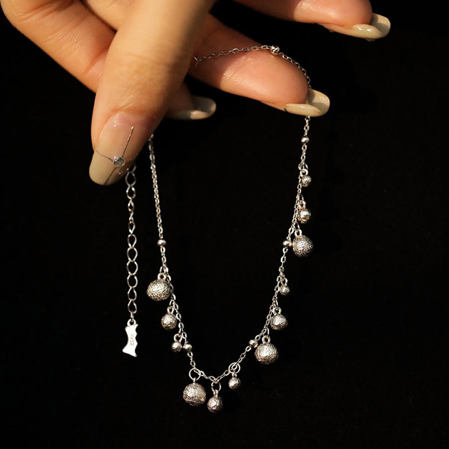 Gefaltetes rundes Fransenarmband Japanische und koreanische Persönlichkeit Mode schlichte Nischen-Fußkette vielseitiger hochwertiger Temperamentsschmuck für Frauen