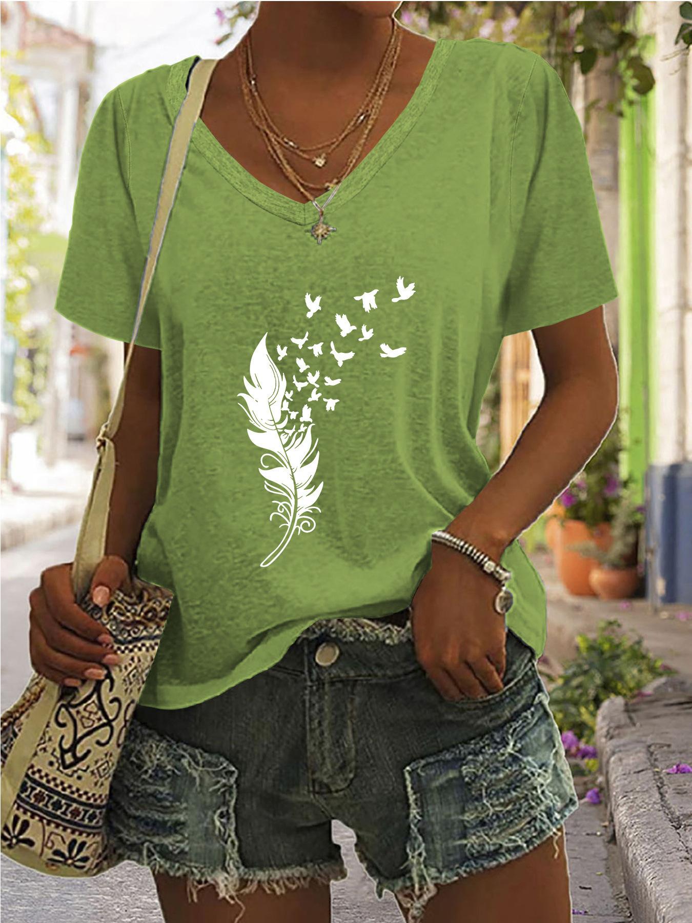 V-neck Feather Print Top Fashion Print Short Sleeve Casual T-Shirts Women’s 5XL зелёный