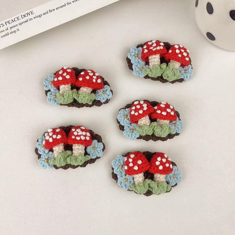 Handmade Crochet Mushroom Hair Clip Cute Knitted Side Clip Korean Style Hair Accessories for Girls Gift