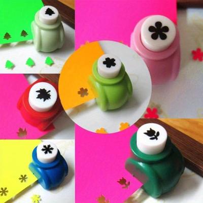1 Adet 15mm Rastgele Renk Scrapbook Zımbaları El Yapımı Kesici Kart El Sanatları Baskı DIY Çiçek Kağıt El Sanatları Zımbası Delik Açıcı