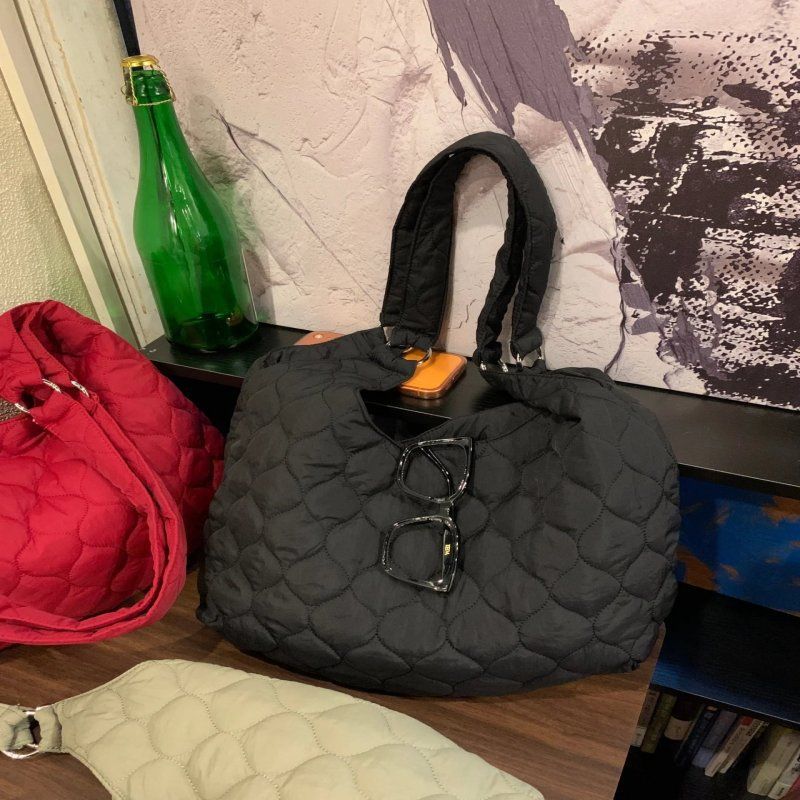 Tote Bag with Large Capacity, Single-shoulder Design, for Commuting, Cloud-shaped Frosted Bag