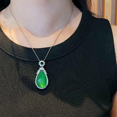 

Full Of Green Sun Green Water Drops Natural Agate Chrysoprase Pendant Real Shot Fidelity