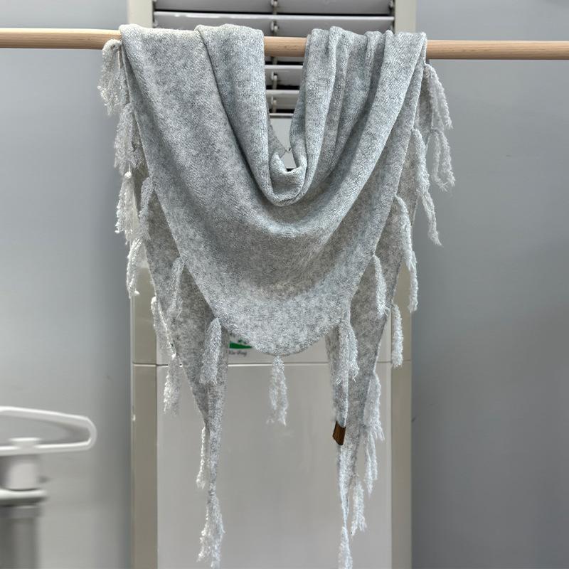 Trendy new scarf women's high-end sense versatile atmosphere wool shawl warm thickened fringed cashmere scarf
