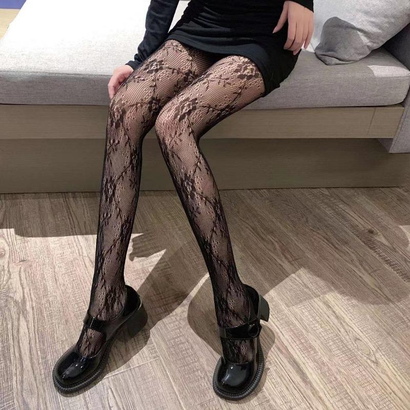 

Сексуальные черные белые чулки в сеточку с кружевом в стиле Лолиты, колготки с низкой посадкой, японские готические цветочные чулки из ротанга, горячие классические колготки one size чёрный