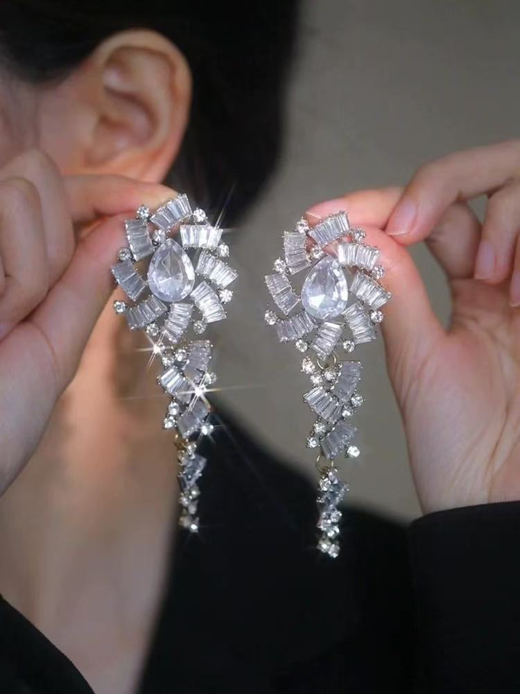 European & American Style Silver Needle Full Rhinestone Irregular Drop Earrings - Exquisite Luxury Design, Niche Fashion Versatile Earrings
