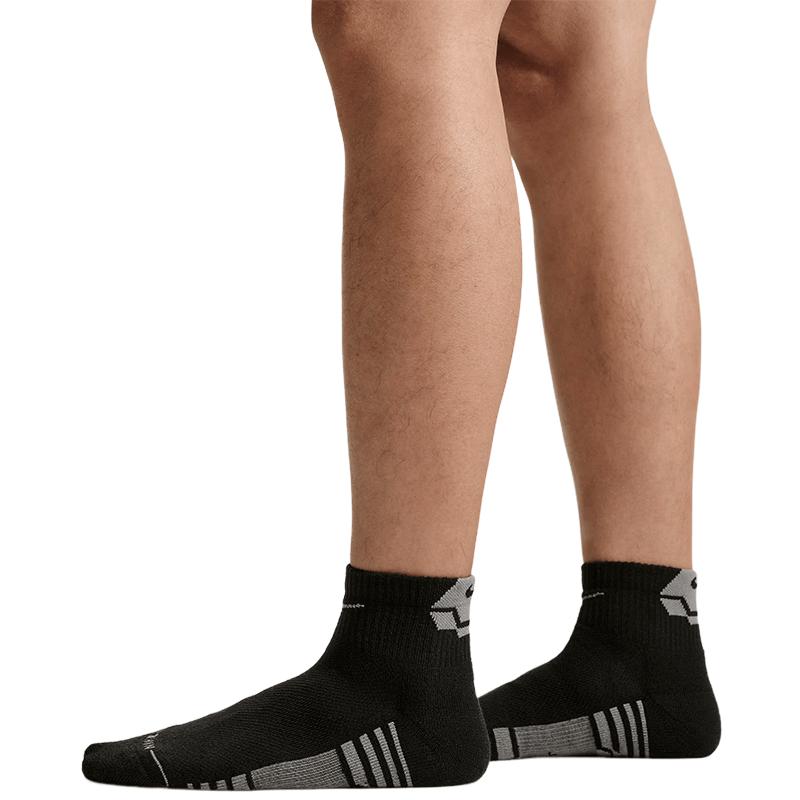 Nike Men s Breathable Short Sports Socks M