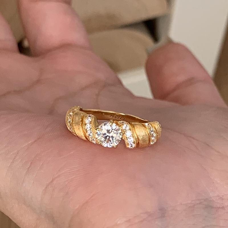 New In Light Luxury Vintage Palace Style Inlay Diamonds Rings for Women Stylish Opened Ring Wedding Party