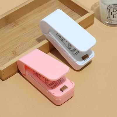 Sigilator portabil cu vid pentru mini gustare: Mașină compactă de păstrare a pungilor de plastic