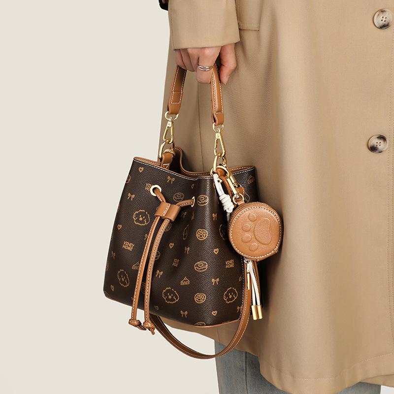 Bucket Bag Women's New Women's Bag Autumn and Winter Shoulder Crossbody Bag Large Capacity Commuting Handbag Luggage