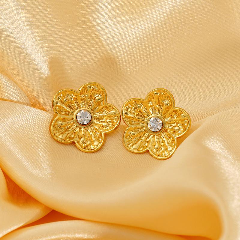2026 Pearl Earrings Women's Versatile High-end Temperament Fashion Flower Stud Earrings Jewelry