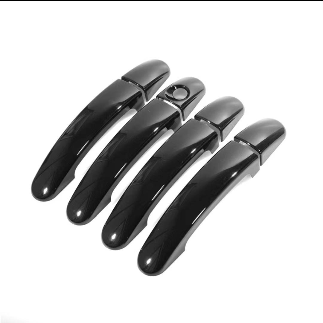 

Ford Ranger 2012-2019 Декорация под карбон, накладка на ручку двери с подлокотником - Ярко-черный