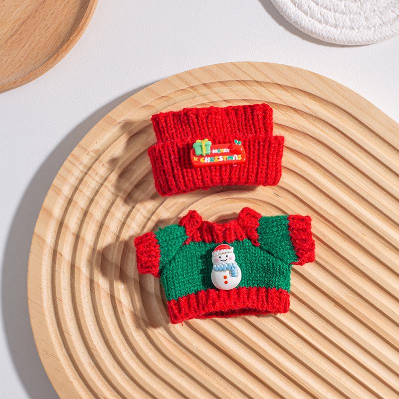 Labubu Christmas Sweater & Accessories Set for All Generations Keychain