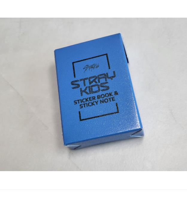 

Набор наклеек и блокнот для заметок Stray Kids (Случайное изображение) 1 set