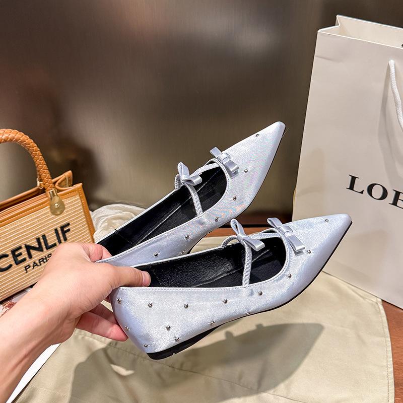 

New autumn satin high heels women s small shallow mouth inner heightening bow rhinestone commuter shoes 33 срібний