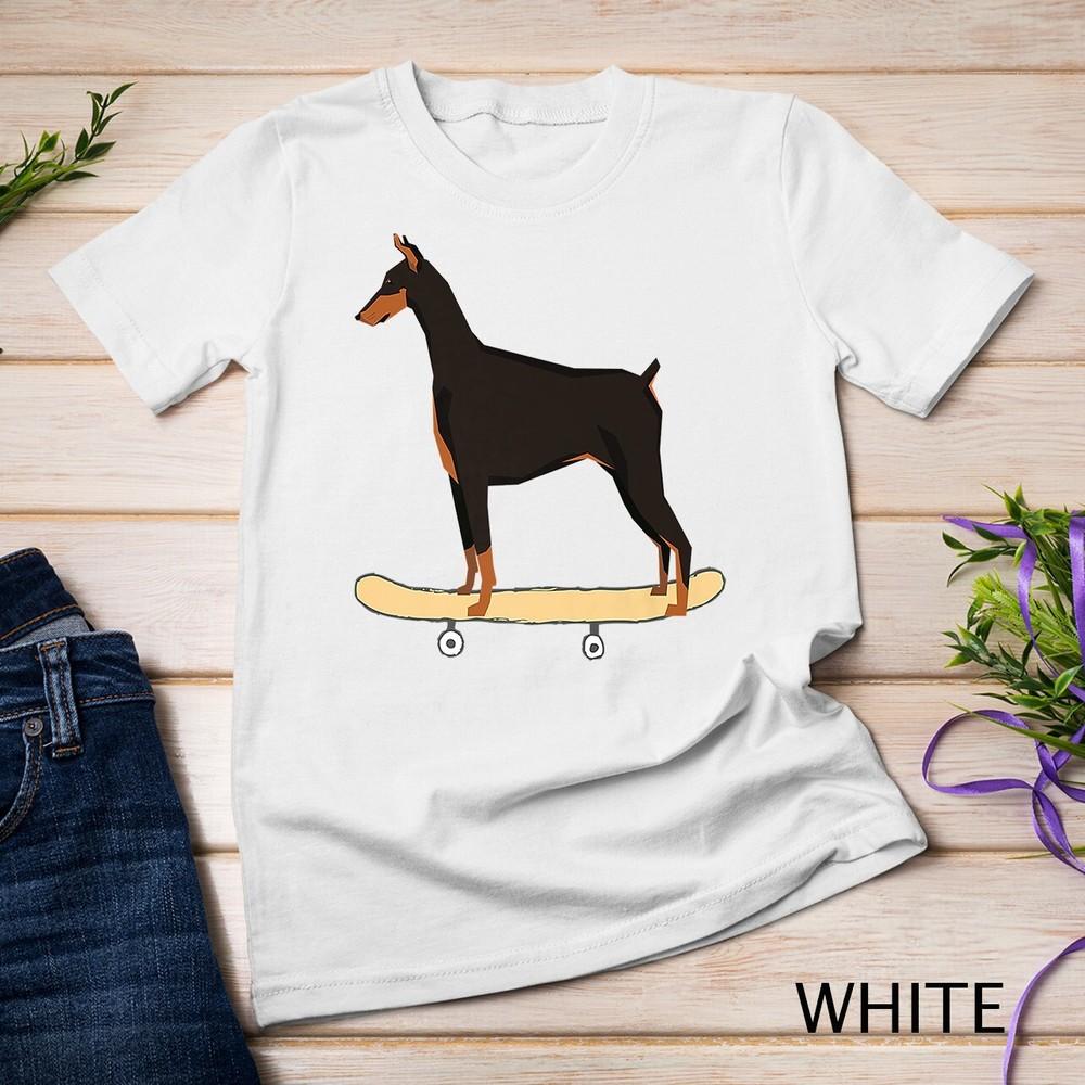

Funny Skateboarding Doberman Pinscher Puppy Unisex T-shirt M