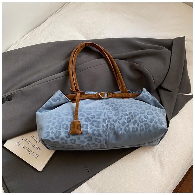 Casual Commuting High Appearance Level Retro Large-capacity Tote Bag Single-shoulder Underarm Hand-carried Small Bag