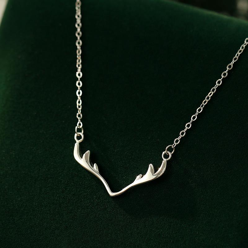 

Banyan Tree S925 Silver Korean Forest Style Elk Pendant Necklace for Women платиновый