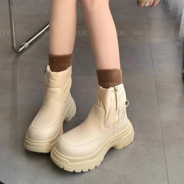 Soft leather warm thickened wool snow boots 2024 winter thick-soled round head thick medium heel cowhide fur short boots children