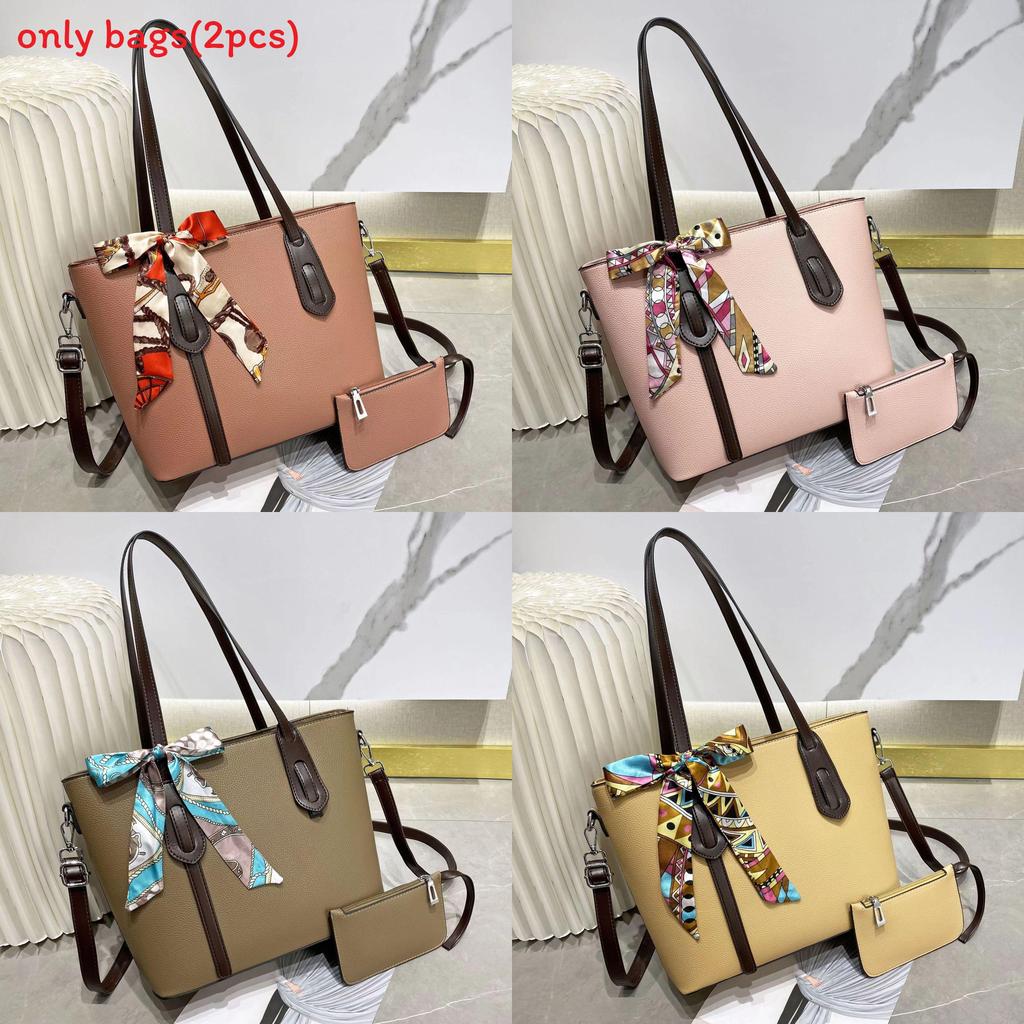 Fashionable Oversized Tote Handbag With Inner Compartments For Leisure And Shopping