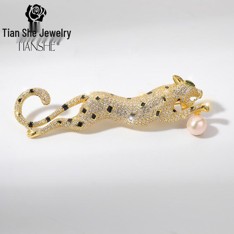 Tian She Luxury Leopard Brooch with Natural Freshwater Pearl for Men