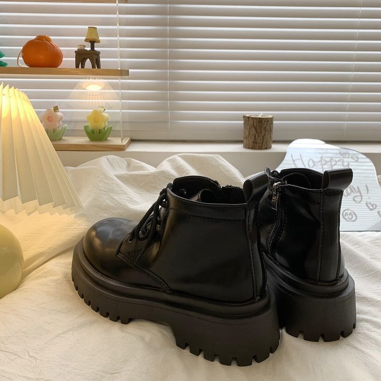 Dicksohlige Vierloch-Kurzschaft-Erhöhung Martin-Stiefel Damen klein Mann mit Rock vielseitig Retro Britischer Stil Frühling und Herbst Einzelstiefel i