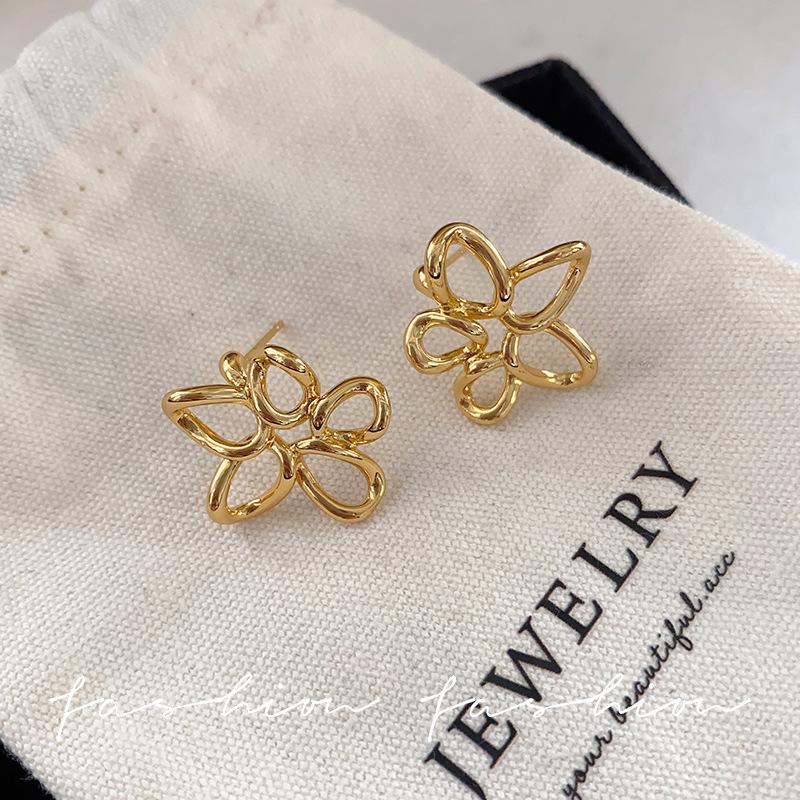 Sterling silver Monet Garden hollow flower earrings French temperament girl versatile simple high-end earrings