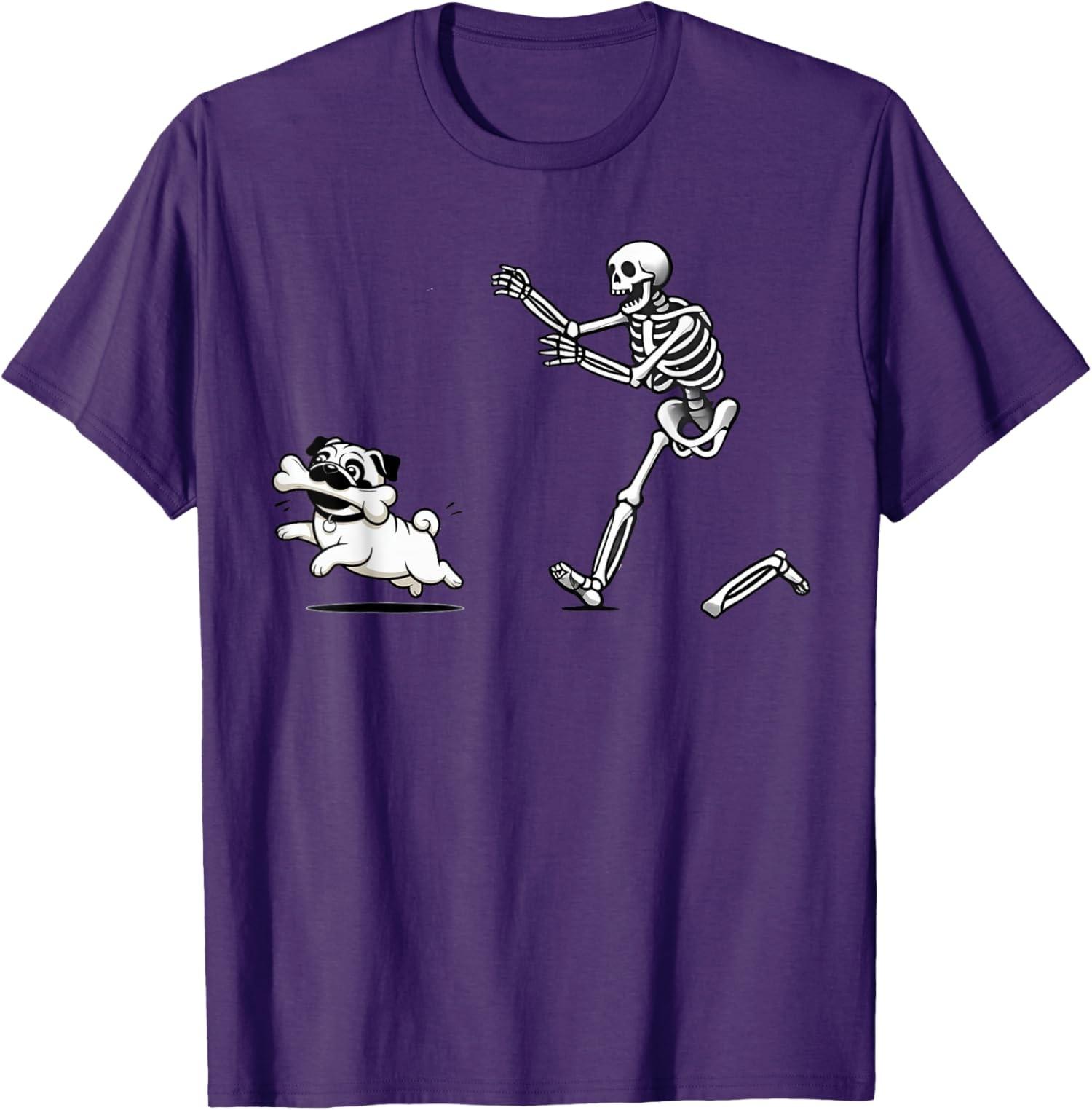 Funny Pug Dog Steals Bone from Skeleton Design Unisex T-Shirt S разноцветный