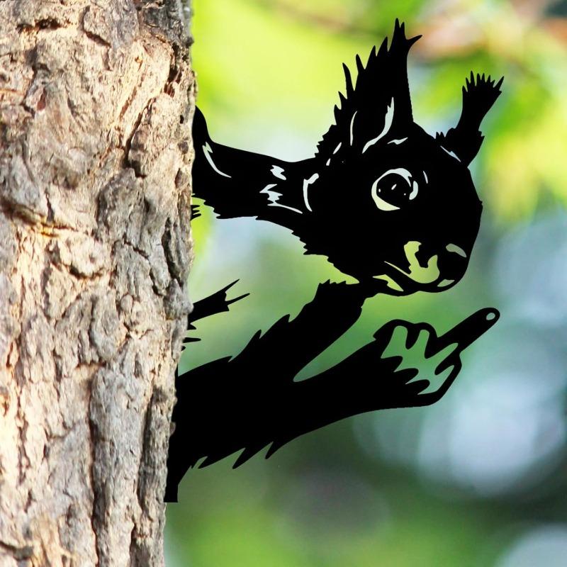 Peeking Squirrel Metal Garden Ornaments Outdoor, Funny Animal Metal Sign with Cheeky Hand Gesture, Rustic Yard Art Decor