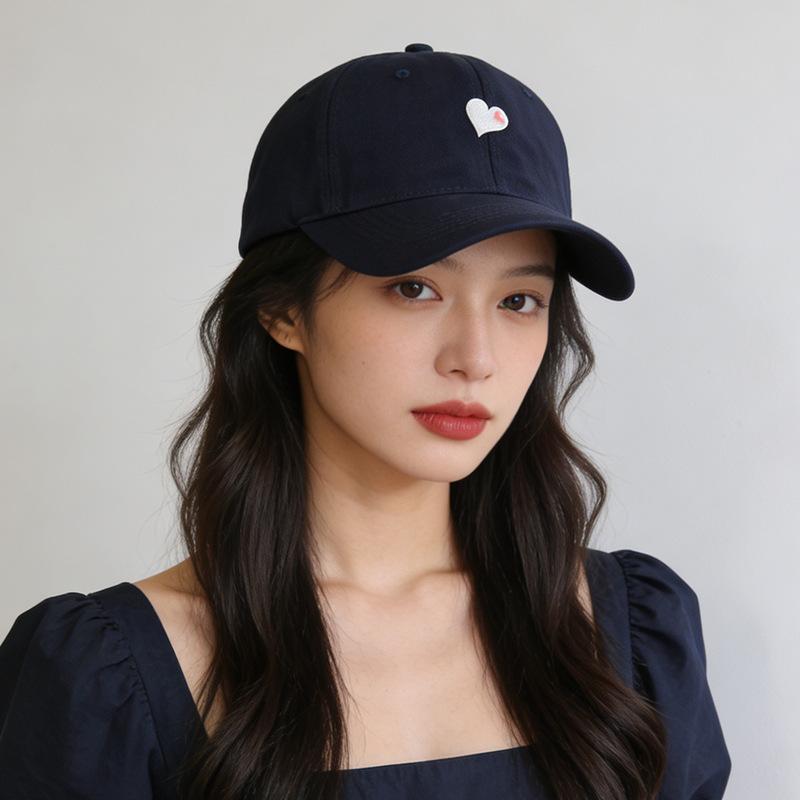 Heart-Print Women's Baseball Cap Versatile Soft-Top Design with Wide Brim To Flatter Your Face—Perfect for Couples and Sun Protection