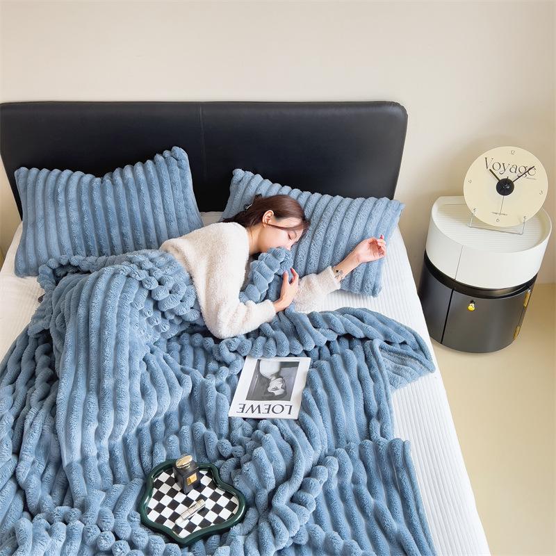 Solid Color Milk Velvet Blanket: Thickened Fleece for Warmth, Perfect for Summer Bedding or Sofa Naps
