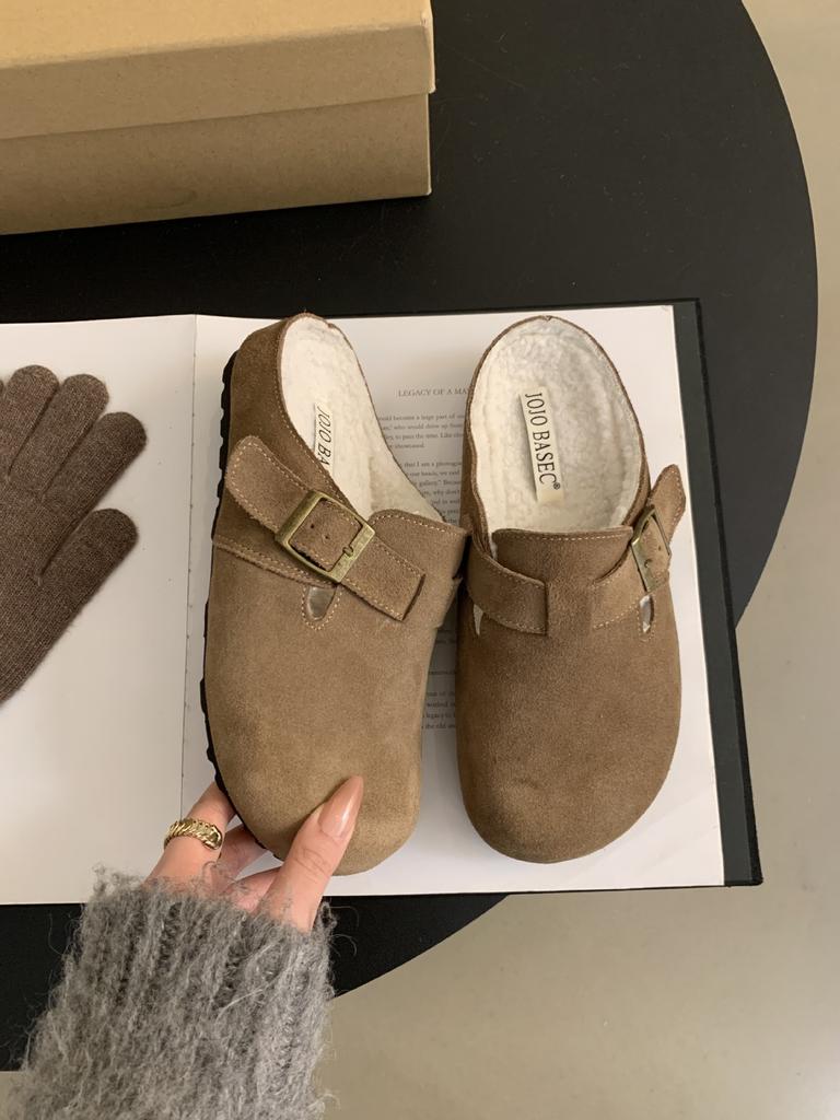 Mori retro velvet Boken shoes half slippers women's outerwear 2025 autumn and winter new thick-soled ugly cute fluffy slippers