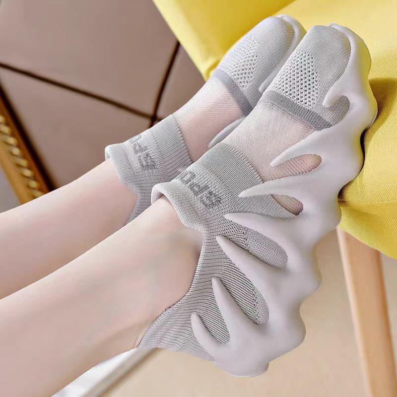 2025 new mesh shoes women's octopus socks fly-woven soft-soled casual sports shoes mesh breathable running coconut shoes
